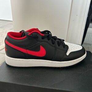 Air Jordan lows 2023 collection w box - size 8W